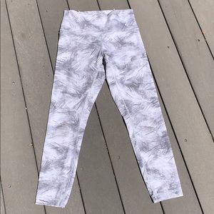 Lululemon Gray pattern legging